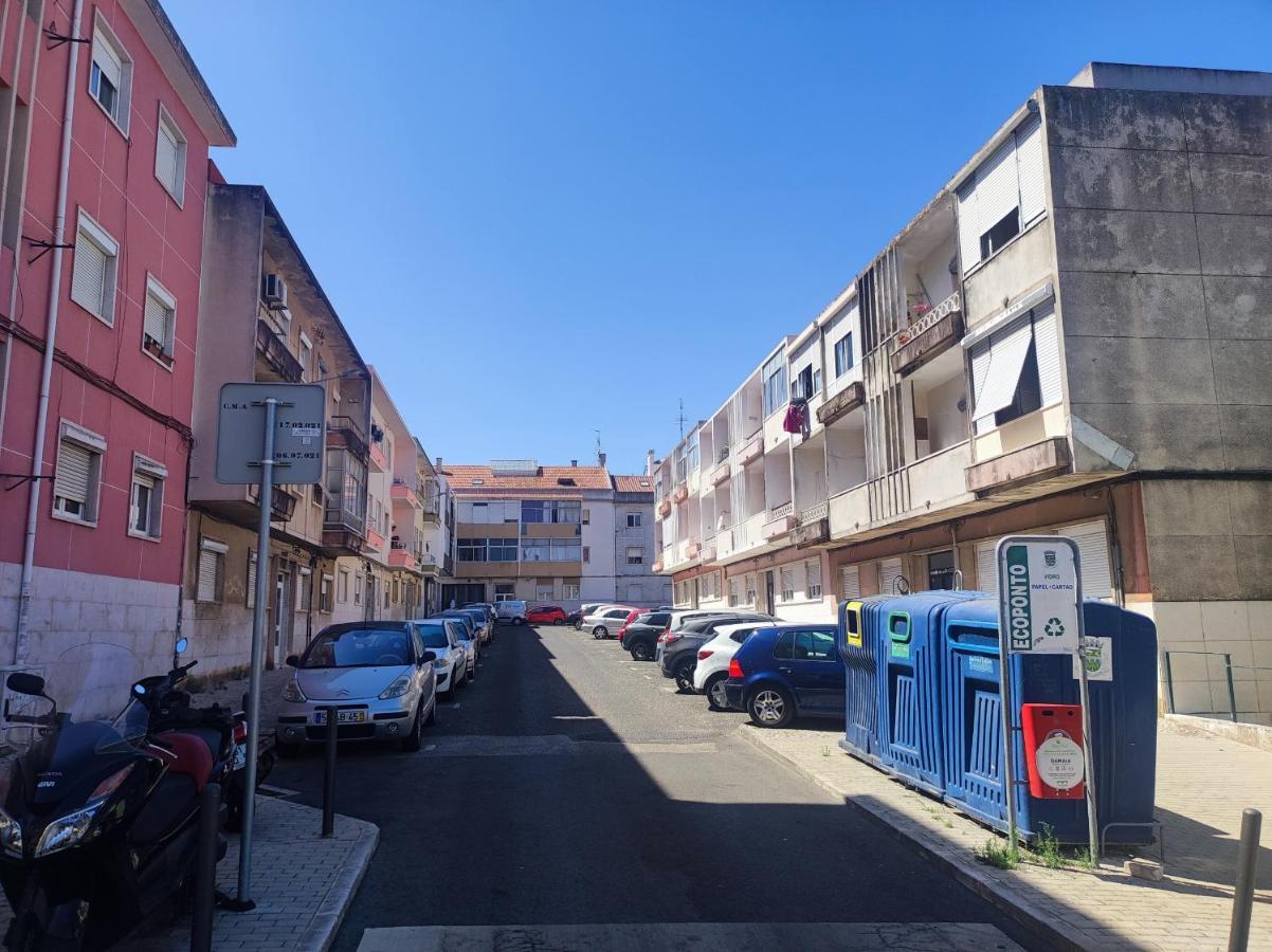 Lisbon Traditional T2 With Balcony In Damaia, Lisbon Amadora Extérieur photo